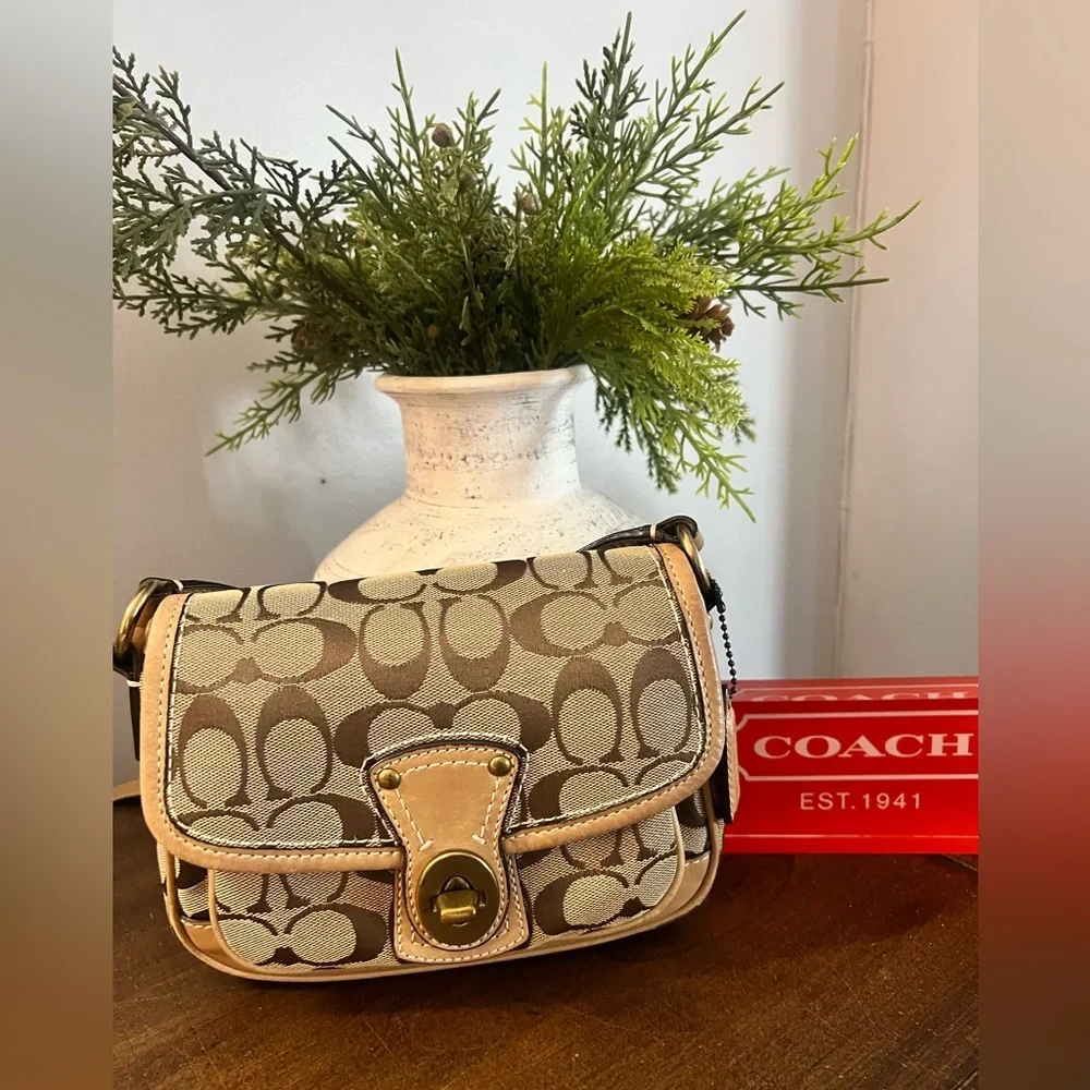 Coach Signature Canvas/Leather Cricket Turnlock Crossbody Bag - Picture 1 of 16
